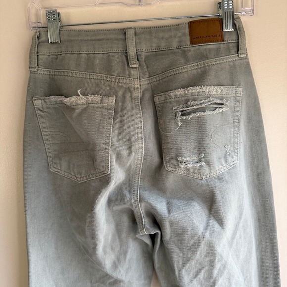 American Eagle High-Waisted Mom Jeans Distressed Sage Green Denim Size 0 Long - Picture 3 of 9